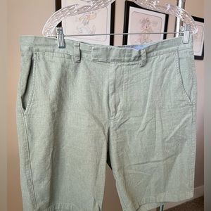 J. Crew Club - Light Olive Green - Men’s shorts- 36